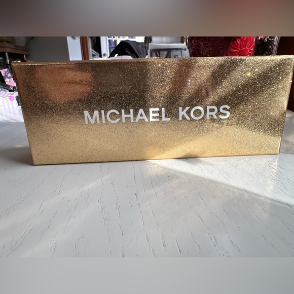 NIB!!! S/M Michael Kors Reversible Pave Logo Belt - Picture 6 of 6